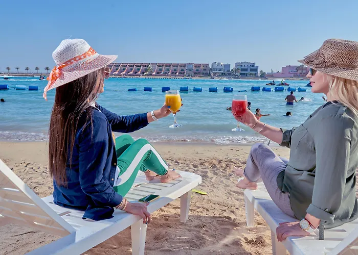 مجمع لاقون السكني - للعائلات فقط